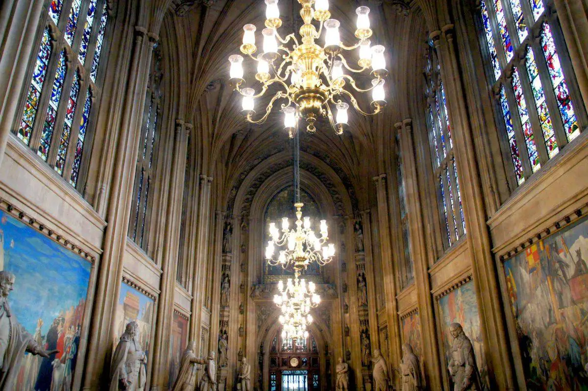 Stepping inside British History at the Houses of parliament audio tour st stephens hall 1