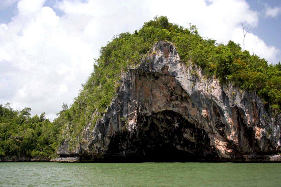 On Horseback through the Dominican Republic - Los Haites National Park