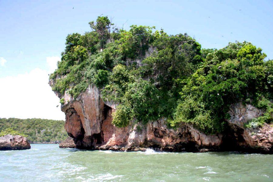 On Horseback through the Dominican Republic - Los Haites National Park