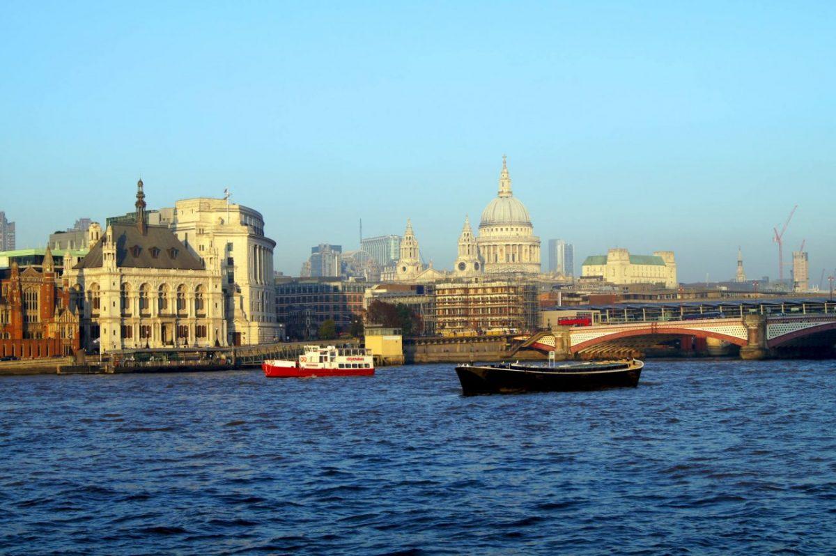 Tides of Time a Riverside Walk with Context Travel The river thames