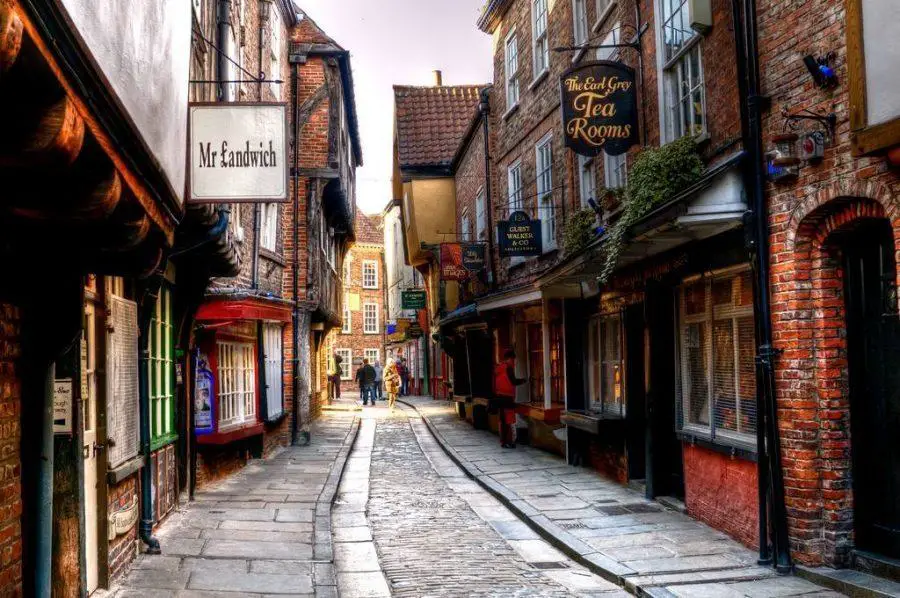 A long weekend in york itinerary - york shambles