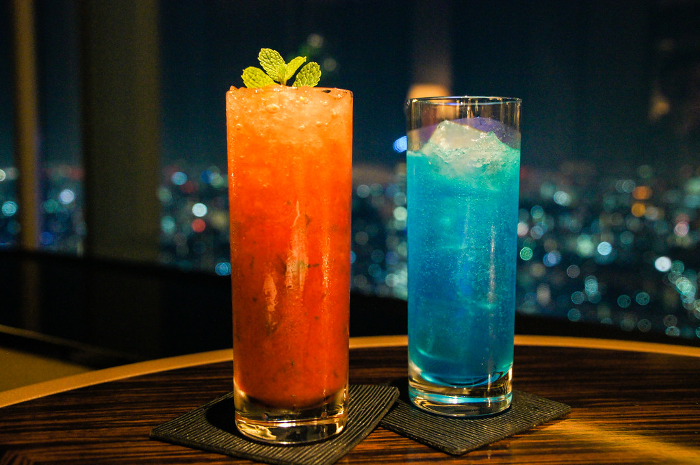 Cocktails in the club lounge at the Ritz-Carlton Tokyo