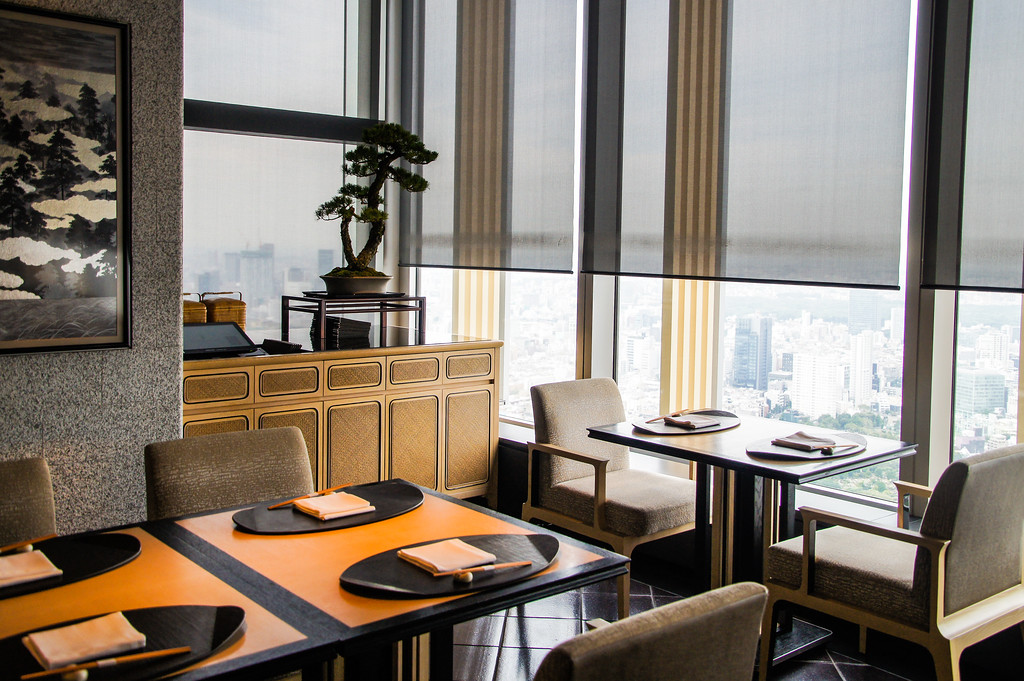 Dining tables in Hinokizaka restaurant in Ritz-Carlton Tokyo