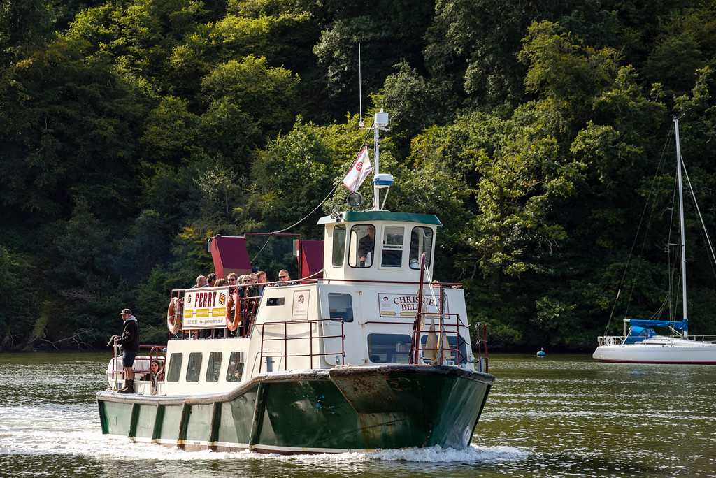 ferry from kingswear to dartmouth in devon ferry from kingswear to dartmouth in devon