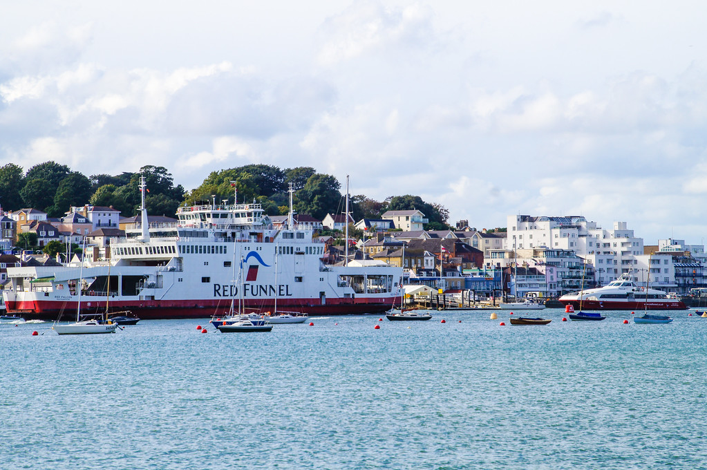 red funnel ferry crossing to isle of wight