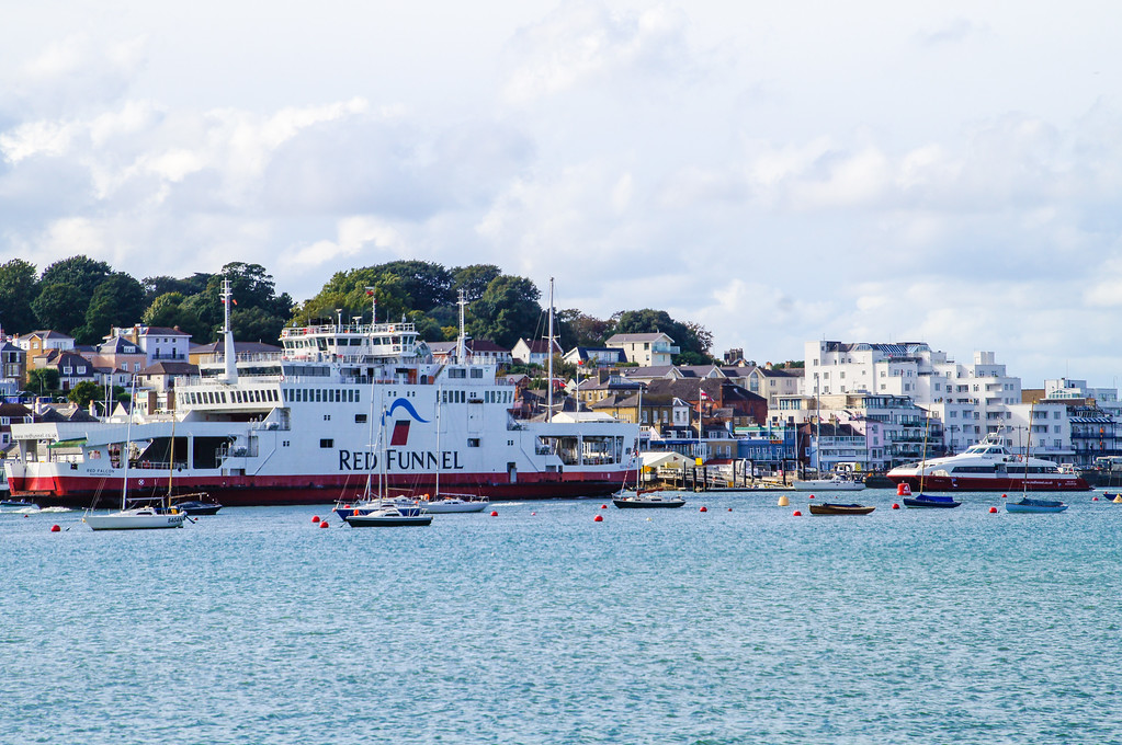 red funnel ferry crossing to isle of wight Red funnel ferry crossing to isle of wight