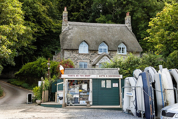 thatched cottage near greenway in devon thatched cottage near greenway in devon