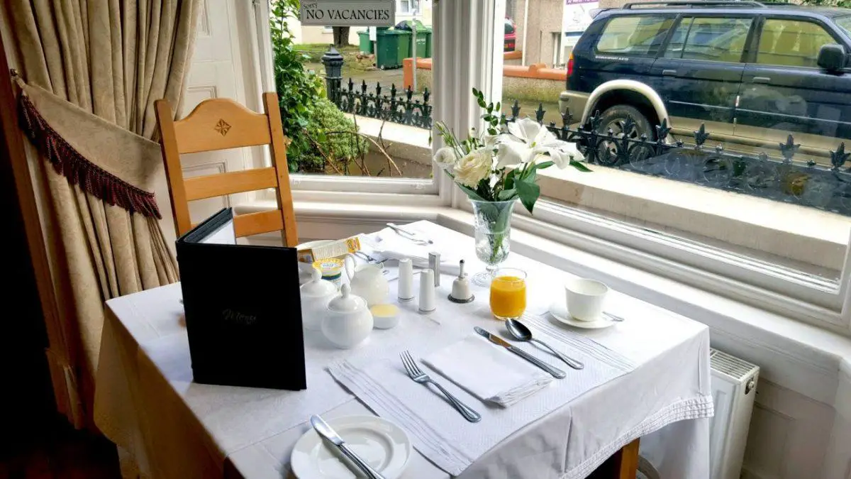 breakfast in bay window of victoria bed and breakfast in caernarfon in snowdonia wales