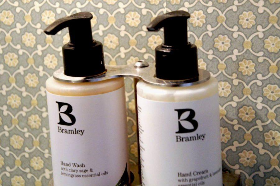 complimentary shampoo and conditioner in the en suite bathroom of the premium double en suite room the Damson at the bel and dragon in odiham