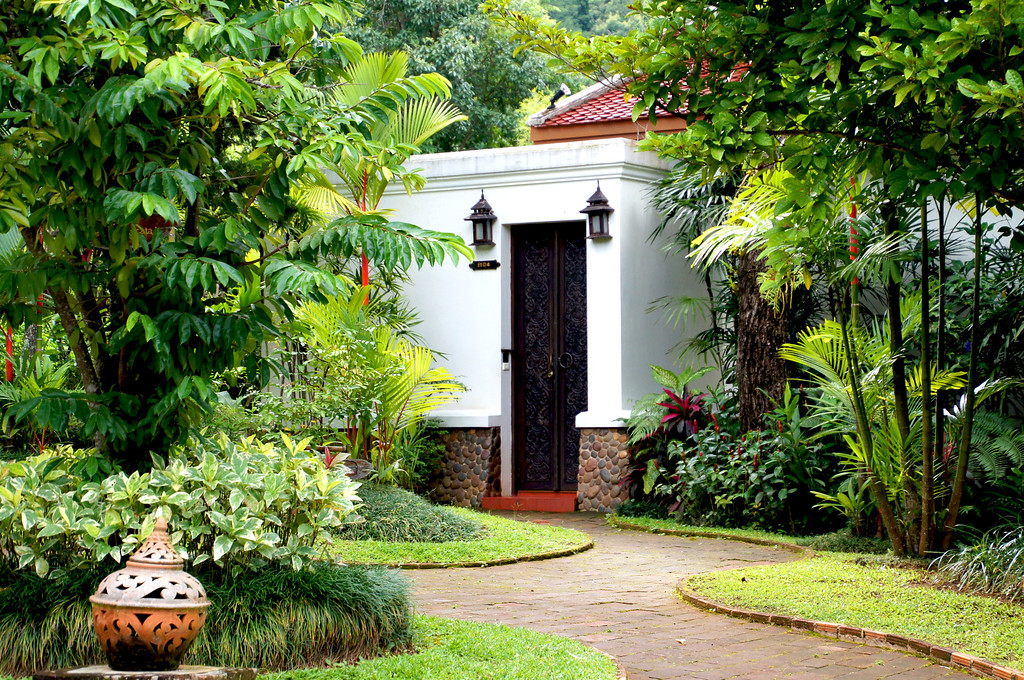 gardens around villas in panviman chiang mai in thailand Gardens around villas in Panviman Chiang Mai Spa Resort