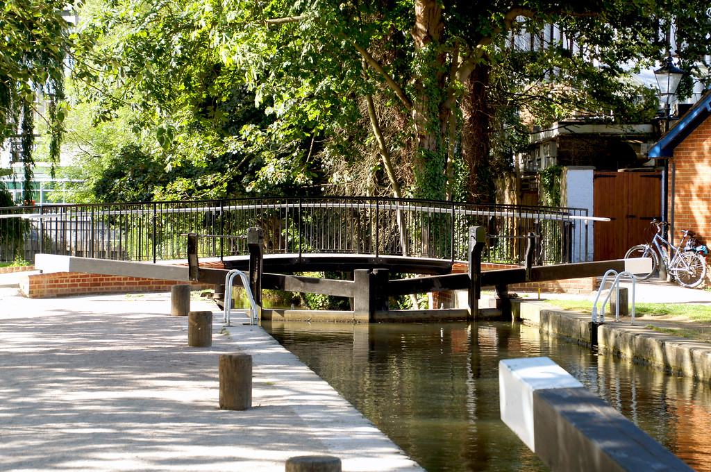 lock in the canal s of guildford