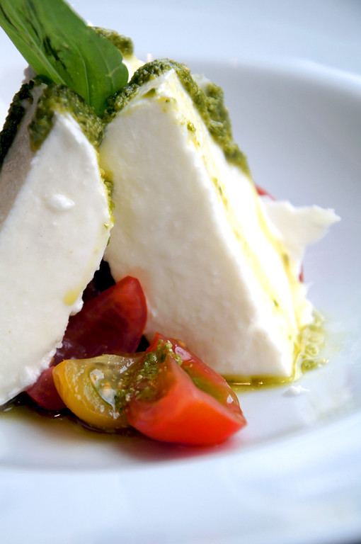 mozarella cherry tomatoes and basil starter at rocket italian fusion restaurant in london picture 2 mozarella cherry tomatoes and basil starter at rocket italian fusion restaurant in london picture 2