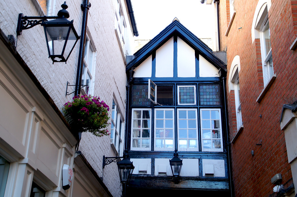things to see in guildford the angel hotel