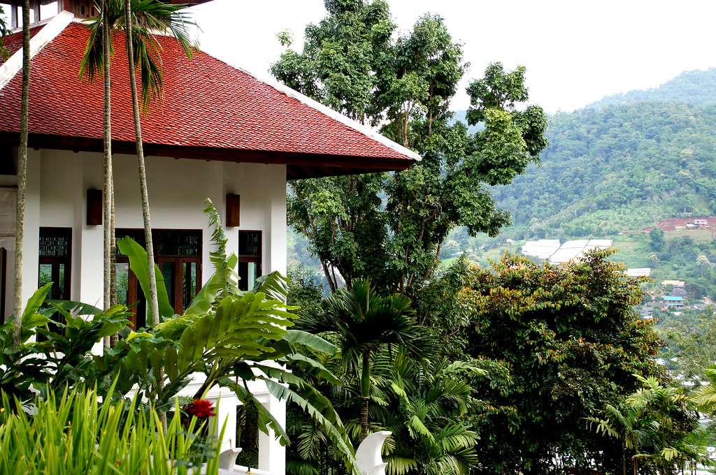tour of the main building of panviman chiang mai in thailand Tour of the the main building at Panviman Chiang Mai Spa Resort