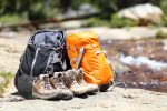 PACKING FOR A DAY HIKE – ITEMS YOU SHOULD TAKE AND WEAR TO GO HIKING IN THE UK