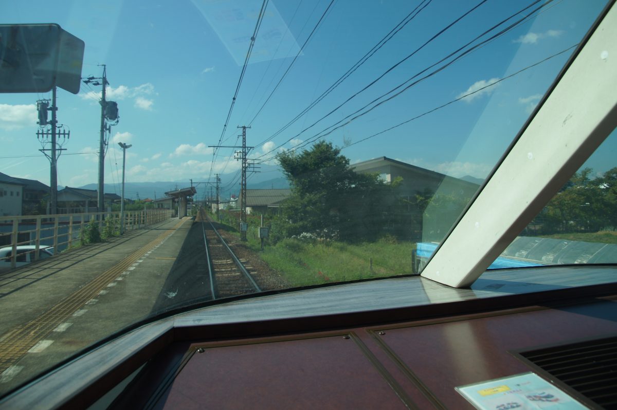 DSC00195 View through the panoramic front window of a Nagaden train travelling towards Yudanaka