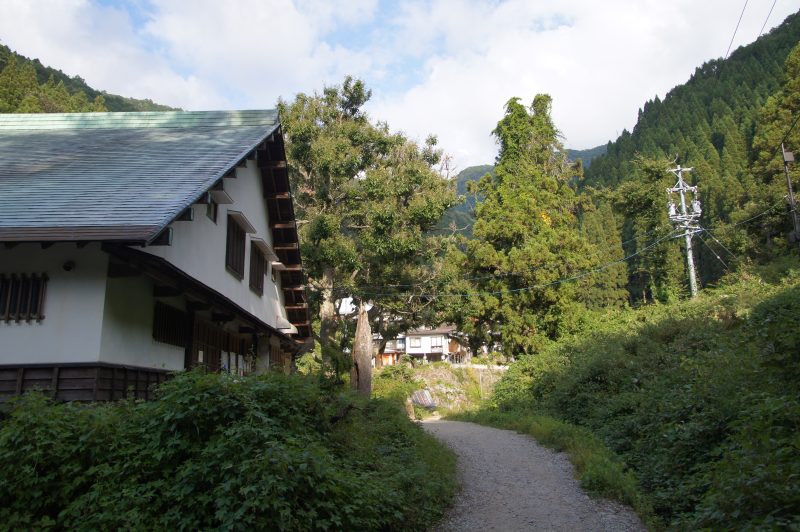 DSC00236 Quiet mountain village road on the approach to Jigokudani Monkey Park
