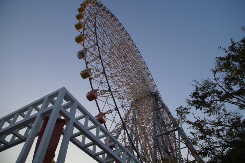 Tempozan Giant Ferris Wheel beside Osaka Aquarium Kaiyukan