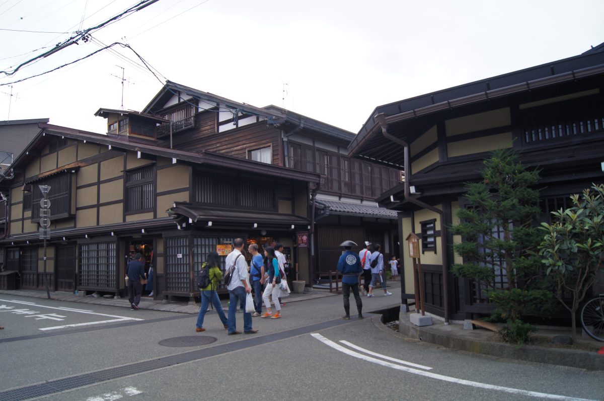 DSC06151 Traditional wooden buildings in Takayama's old town