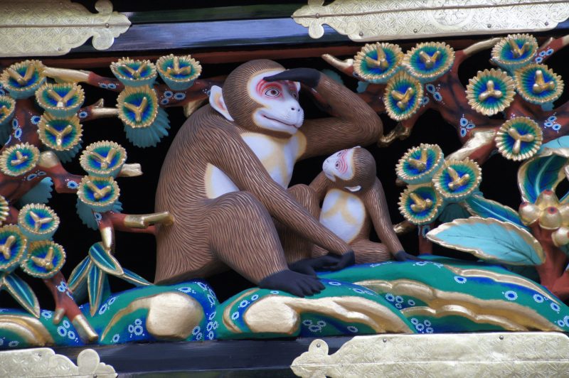 DSC07507 Monkey mother and baby carving at Nikko Toshogu Shrine