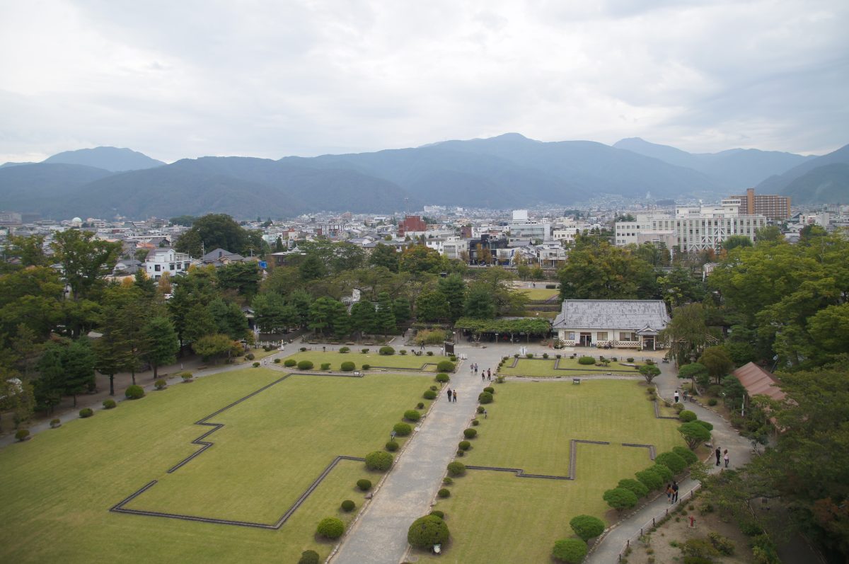 DSC09289 Formal grounds and the city of Matsumoto viewed from the castle