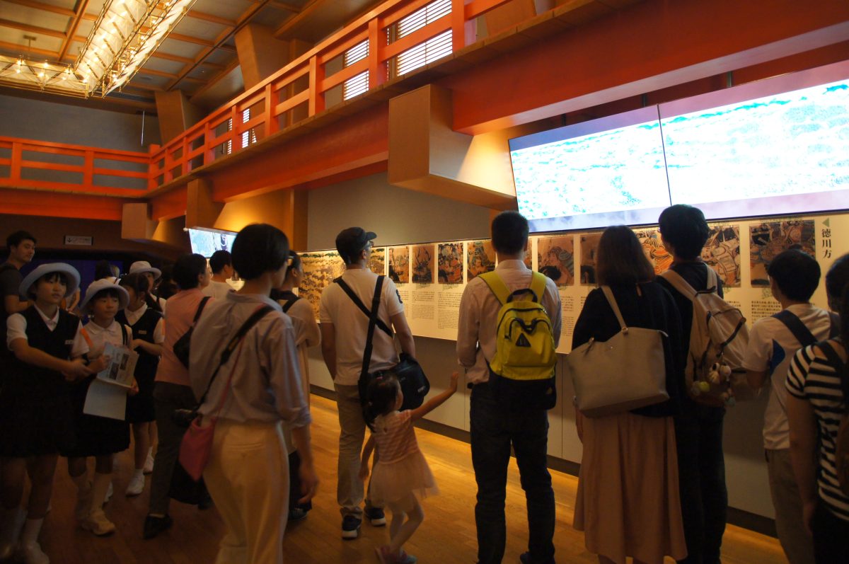 DSC09513 2 Bright red display area inside the Osaka Castle museum