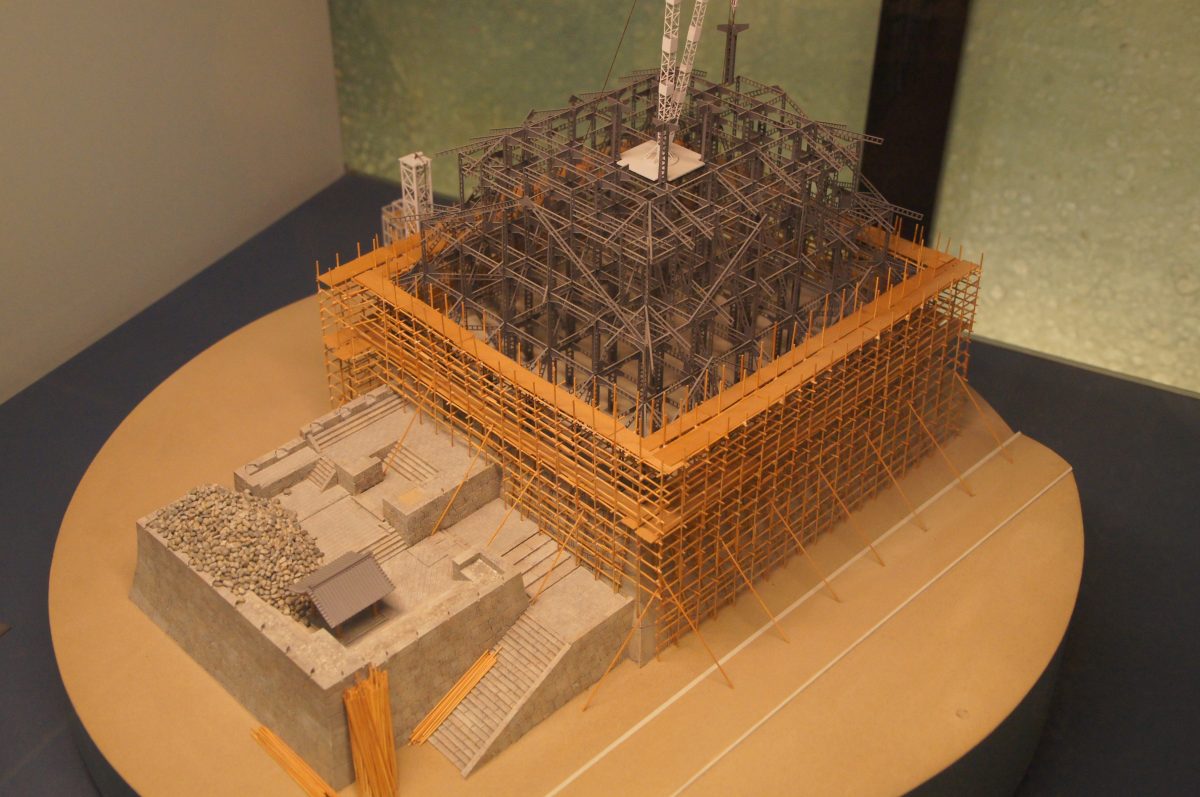 DSC09517 2 Scale model of the historic Osaka Castle complex inside the museum